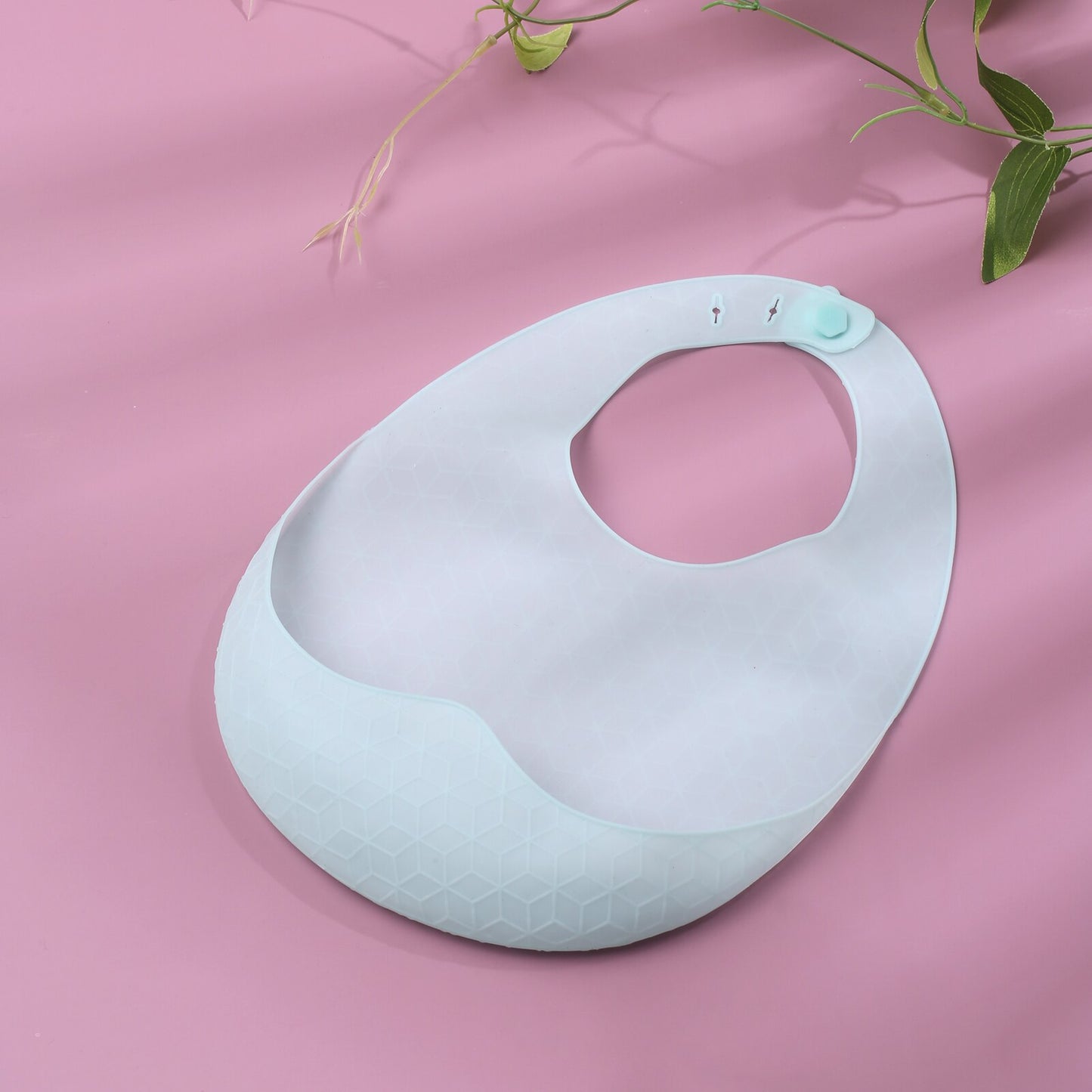 LIGHTWEIGHT SILICONE BABY BIB